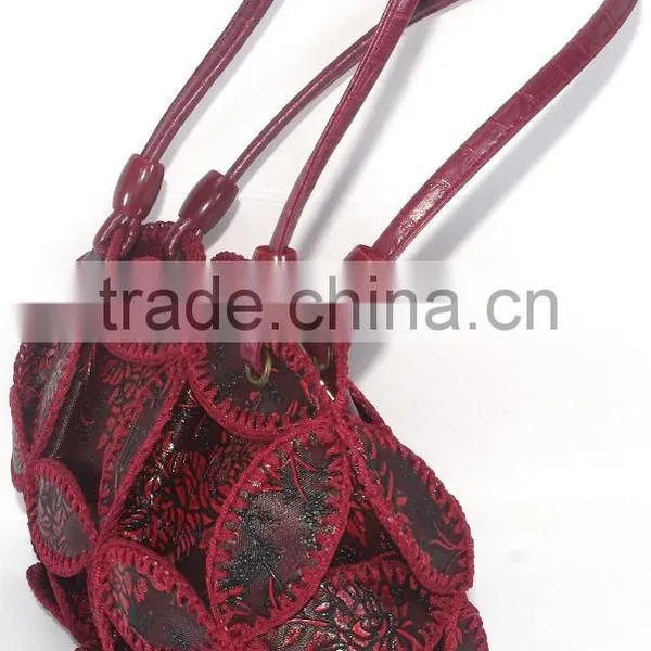 China Handbag Manufacturer Leather Produce Cowhells Material Durable Use Handmade Crochet Design photo-5
