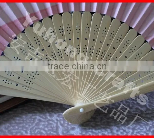 China Traditional Elegant Paper Folding Hand Fan photo-4