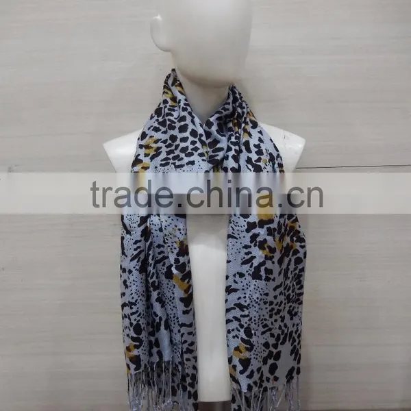 SOFT FEEL AND FINE BLEND VISCOSE SCARF 2017 photo-6