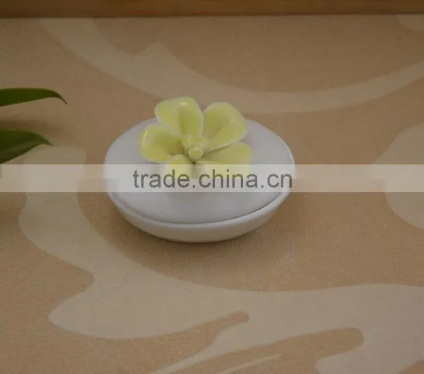 Wholesale Small Porcelain Jewel Box With Flower Shape Design photo-5