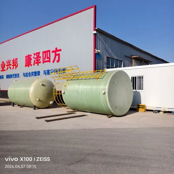 Export FRP Hydrochloric Acid Tank Acid-Alkali Resistant Chemical Vessel 1-100m³ With Level Gauge
