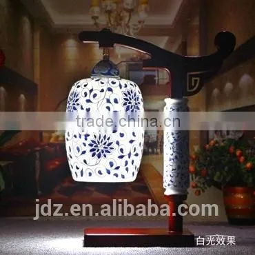 Wholesale Blue and White Ceramic Table Lamp for Bedroom Light