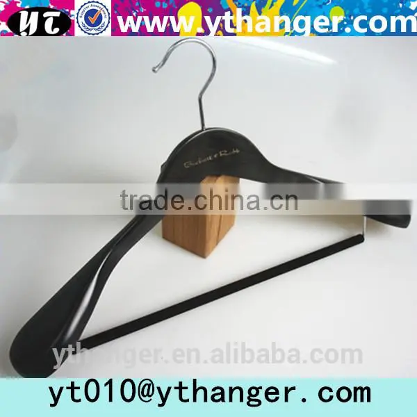 YY0530 Supplier Bulk Wide Shoulder Flat Wood Clothes Hanger Hotel Wooden Hanger photo-5