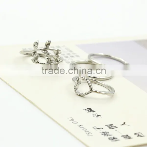 Fashion Latest Gold Finger Multiple Engagement Ring Set for Women photo-6