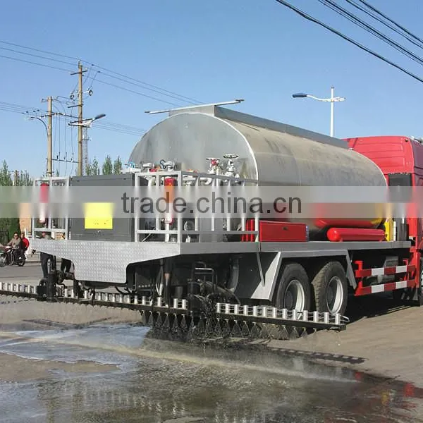 SINOTRUK 6x4 12000liters Bitumen Sprayer Truck photo-4