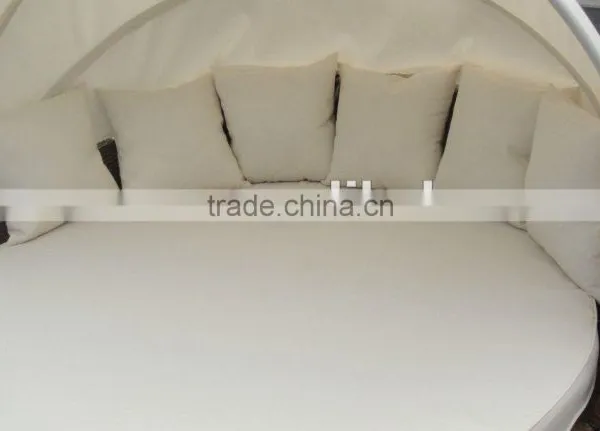 Rattan Round Outdoor Lounge Bed With Canopy photo-2