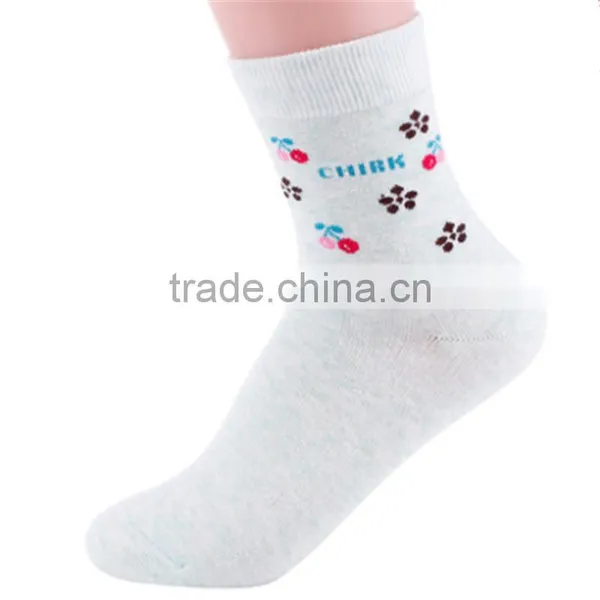 Sell Like Hot Cake Women Cherry Patterned Cotton Socks photo-2