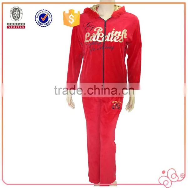 China Supplier Winter 3-piece Red Pretty Womens Sportswear Set photo-2