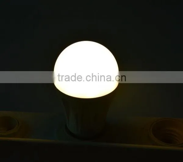 7watts Die Casting Painted White Elegant Appearance 5730SMD Led Bulb E27 photo-3