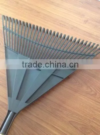 30T Green Wooden Handle Plastic Garden Rake photo-2