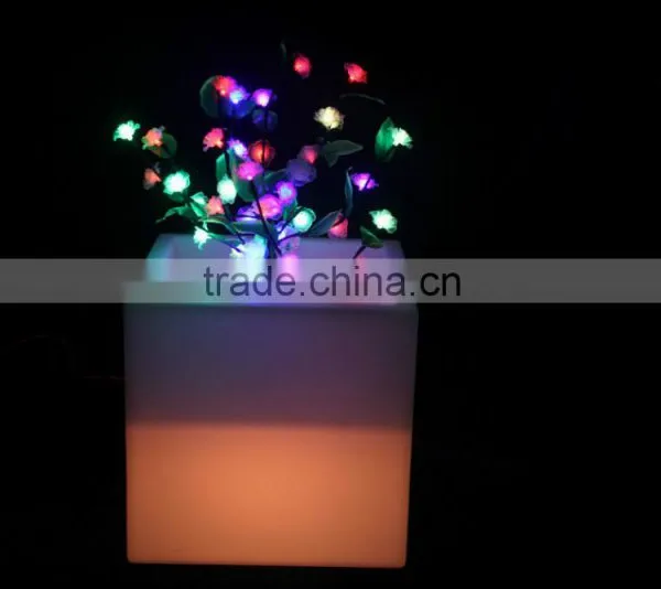 Rotomolding Technology Environmental Protection Plastic Waterproof Light Led Flower Planter For Hall Decorative photo-3