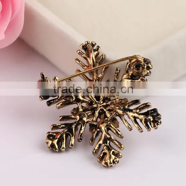 Zm53215a Christmas Snow Brooch Fashion Christmas Decorate Jewelry Snow Crystal Accessory photo-5