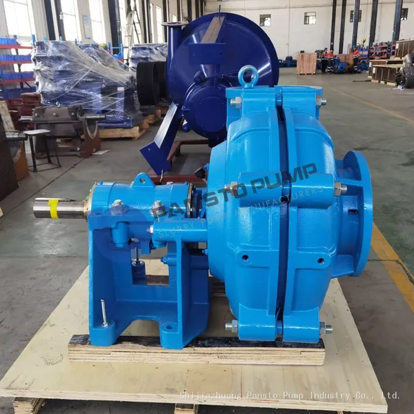 Simple but robust structured sand suction pump for barge loading
