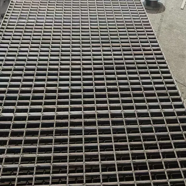 Pressed Steel Grating 4x40mm Slit, Load Capacity 4000kg/m2, Electro Galvanized Finish photo-5