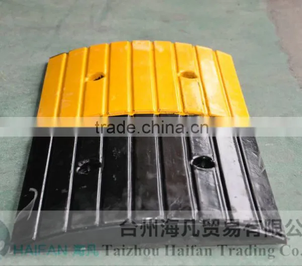 500*300*40mm New Products Rubber Speed Bump for Crossroads /High Quality Hot Sell Rubber Speed Bump Used in Intersection photo-4