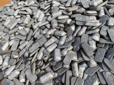 Pig Iron Blocks 10-50mm Uniform Size Easy for Furnace Charge photo-4