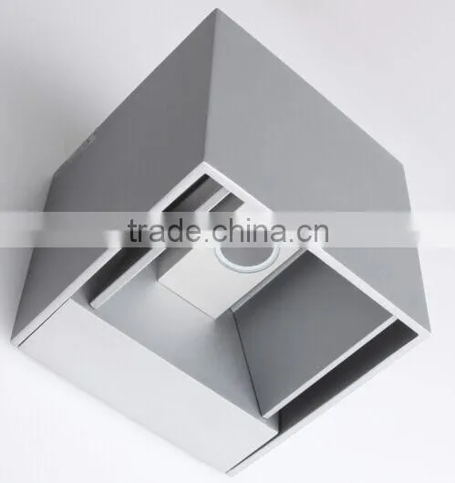 Adjustable Wireless Led Mounted Wall Lamp photo-2
