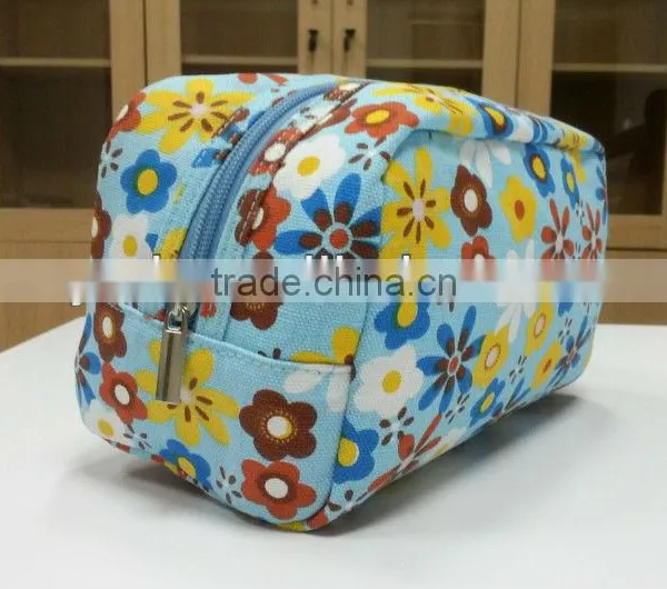 Modella Canvas Cosmetic Bag photo-4