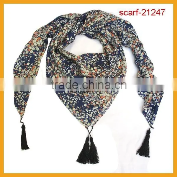 Floral Print Square Scarf With Fringe photo-2