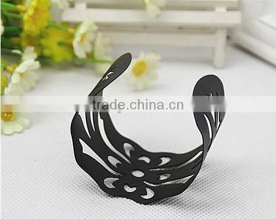 2015 Jewelry Gunmetal Hollow Flower Cuff Bangle for Girls photo-3