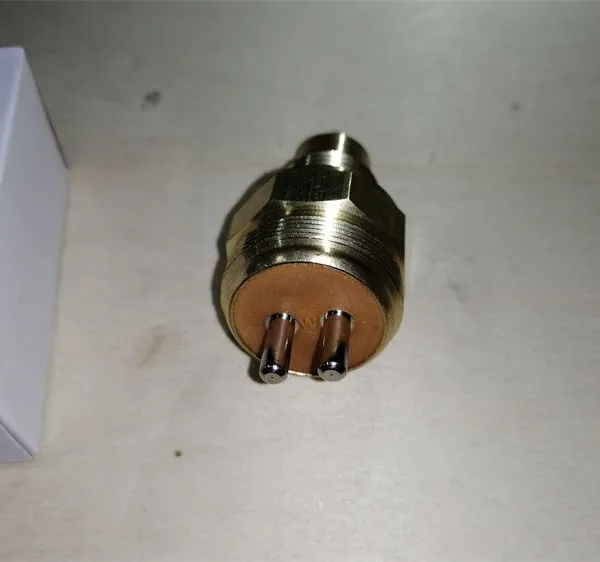High Quality Auto Spare Parts Buy Auto Spare Parts 0710207004-R1 Reverse Switch for Bus photo-3
