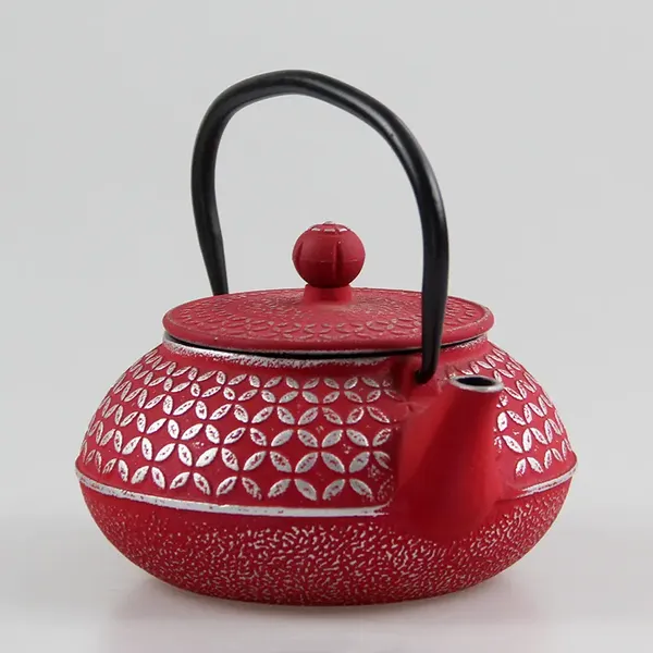 Chinese Factory Price 600ml Vintage Red Four-leaf Clover Pattern Gold Exquisite Cast Iron Tea Kettle Pot Boiling Water Teapot photo-3