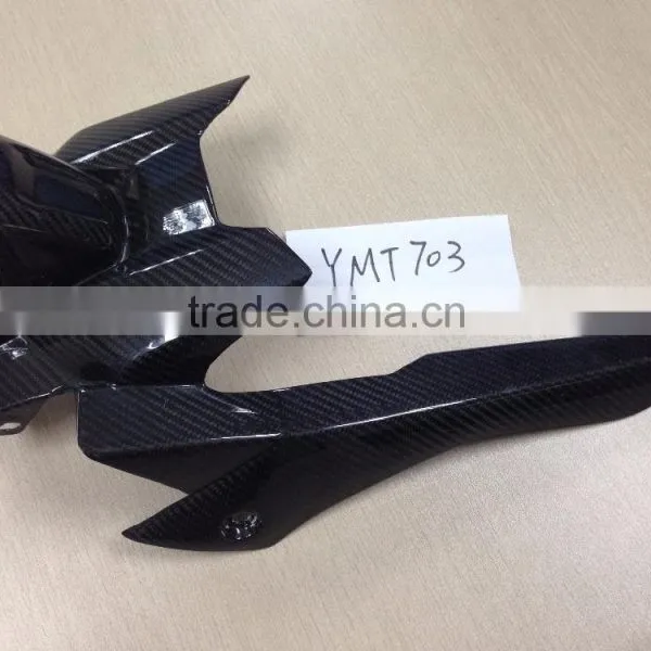 Prepreg Carbon Fiber Motorcycle Rear Hugger for Yamaha (Autoclave Process)