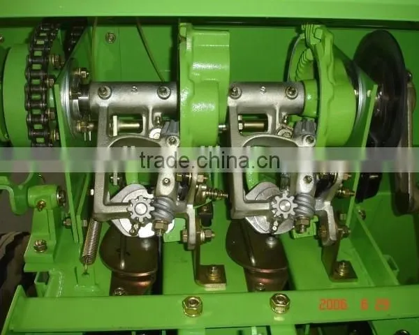 Best Price Tractor PTO Use Hay Round Baler Straw Baler Machine Grass Round Baler photo-5