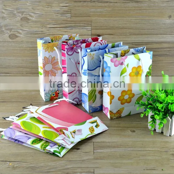 Fancy Flower Printing Wedding Door Small Gift Paper Bags photo-3