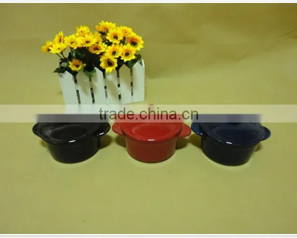 2014 Round High Quality Two Handles Colored Ceramic Bakeware Plate Set photo-5