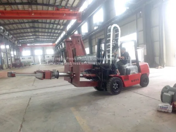1T Mobile Charging Manipulator for Loading photo-2