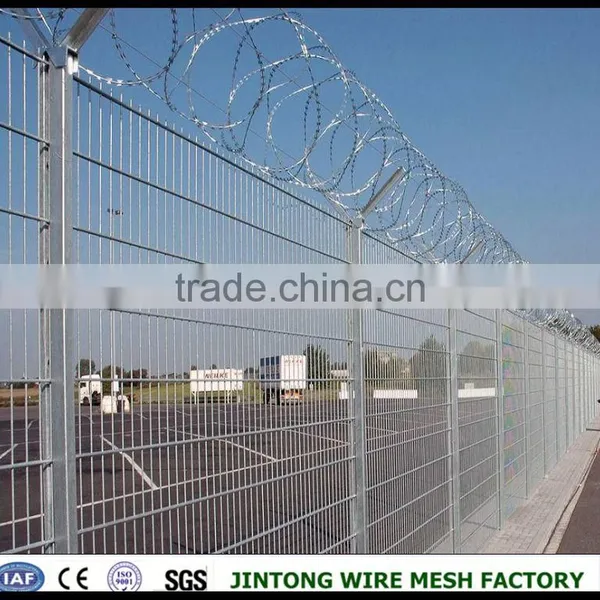 Galvanized and PVC Coated Curved Welded Mesh Panel Fences photo-3