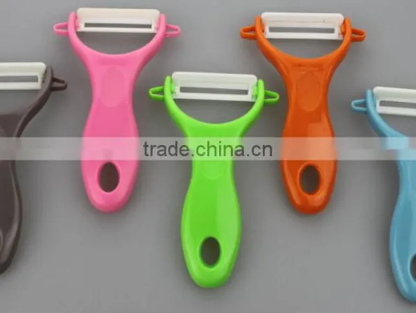 CP15 Keep Price and Hot Sale Ceramic Vegetable Peeler photo-3