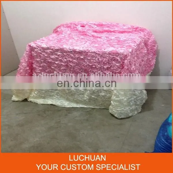 Graceful Wedding Party Tablecloth Flower Designs