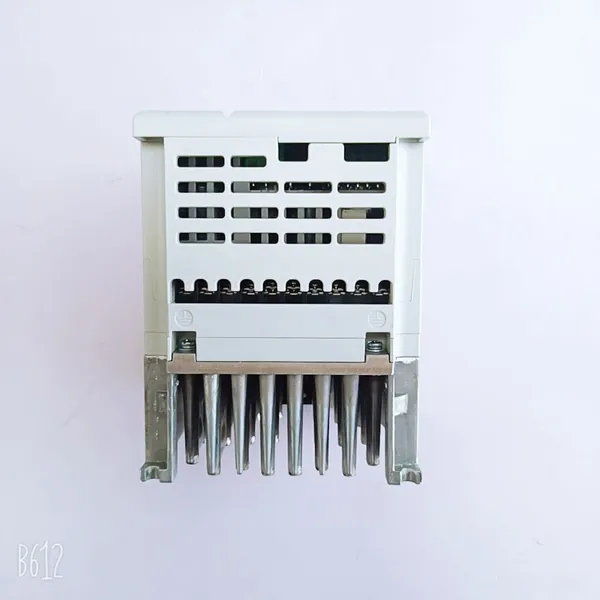 LS C100 Inverter LSLV0015C100-4NS LS Inverter New Genuine Converter Inversor Original Brand New LS photo-4