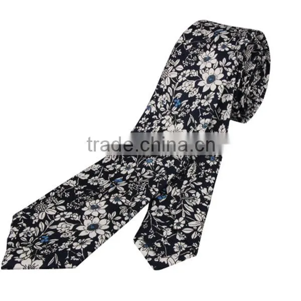 Cotton Tie In Navy Floral photo-2