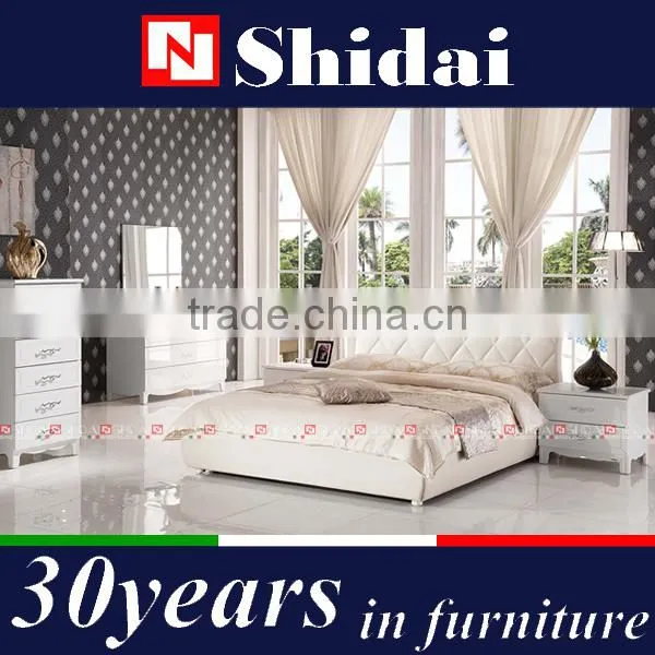 Divan Bed Design, Circular Beds, Embroidery Bed Cover Designs B9014
