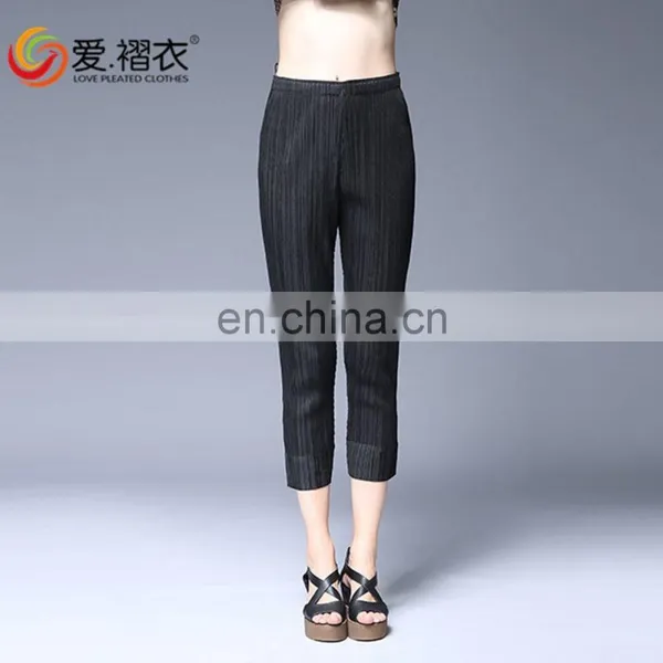 China Cheap Newest Design Colors Sublimation Flower Pattern Printed Pants for Women photo-5