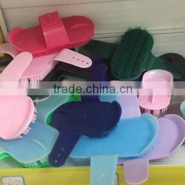 Adjustable Plastic Curry Comb, Plastic Cleaning Animal Brush photo-4