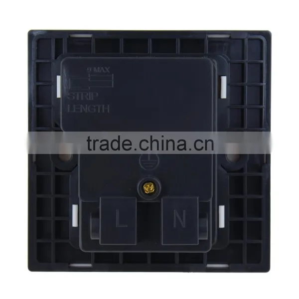 CE Approved Standard Grounding Global Wall Socket With 3 Usb Port photo-2