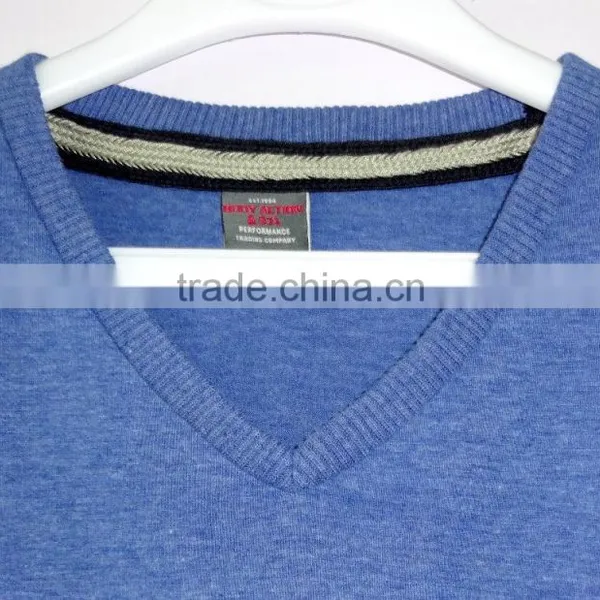 Men's V Neck T-shirt With Soft Print photo-2
