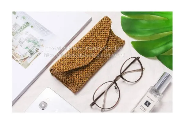 Countryside-style Portable Myopic Glasses Case; Creative and Personalized Eyewear Case photo-5