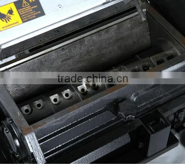 European Type Slow Speed Granulator Low Speed Crusher photo-2