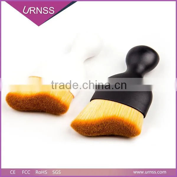 Curved Makeup Face Brush photo-3
