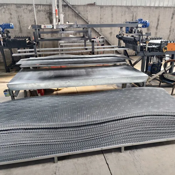 Hot Dipped Galvanized Expanded Metal Rib Lath Mesh-Plate Thickness of 0.35mm, 0.6m X 2.5m photo-4