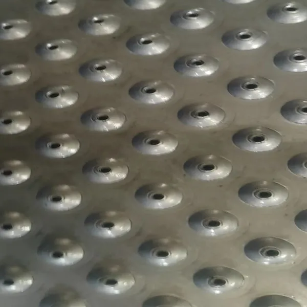 Professional Factory Serrated Steel Grating Crocodile Mouth Plate Anti-skid Plate Used in Stair Safety Stair Tread Grating photo-4