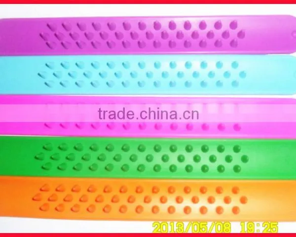 Made in China Good Quality Silicone Bracelet, Silicone Wristbands photo-3
