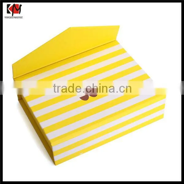 Custom Magnetic Closure Matte Foldable Cardboard Gift Boxes Custom Made Gift Boxes photo-2
