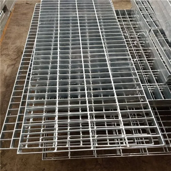 Platform Steel Grating for Chemical Plants, Anti-slip Platform Treads, Stainless Steel Gratings, Anti-corrosion and Wear-resistant, With a Full Range of Specifications