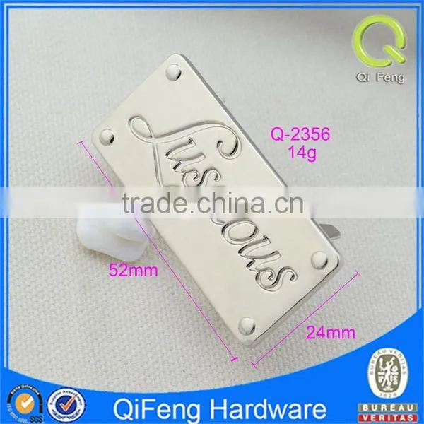 Q-2356 Light Gold Metal Label Use in Bags Silver Logo Plate photo-2
